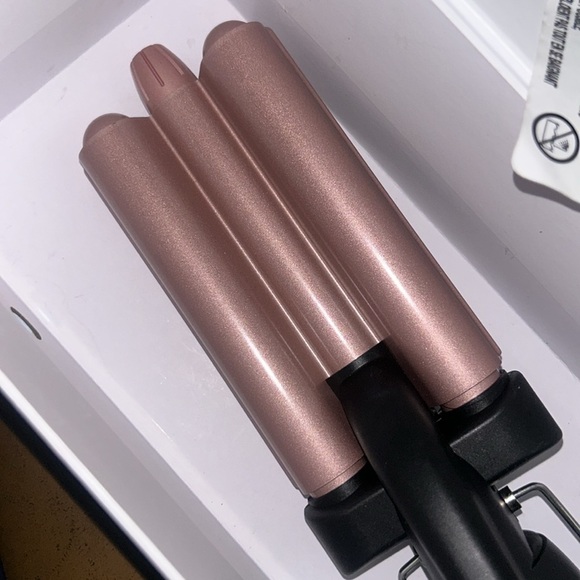 NWOT Hair Waver - Deep Waver Hair Tool with Durable Ceramic Heater Surface - Picture 3 of 6